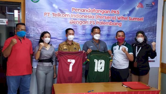 Penandatanganan kerja sama Telkom Indonesia (persero) Witel Sumsel dengan klub PS Palembang/Foto: Humas PS palembang
