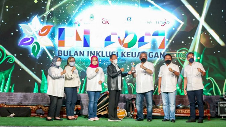 Acara puncak Bulan Inklusi Keuangan 2021 bank bjb di Saung Angklung Udjo, Kota Bandung pada Selasa (9/11)./Dok