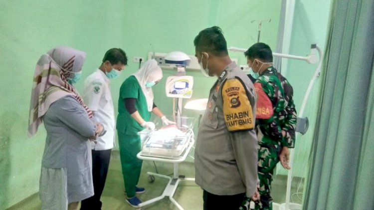 Penemuan dan perawatan bayi di Musi Rawas, Sumsel (ist/rmolsumsel.id) 