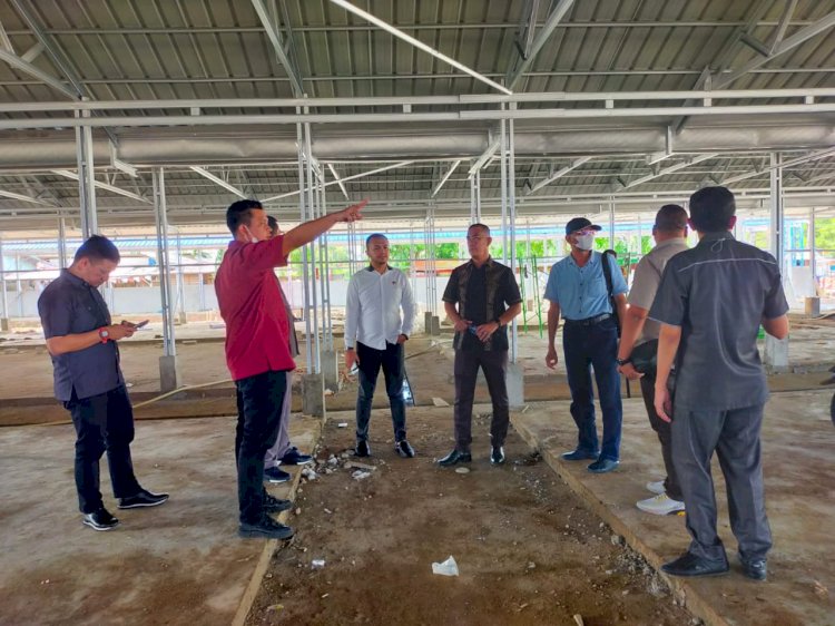 Sidak pembangunan Pasar di Jalan Pangeran Ratu, Kelurahan 15 Ulu, Palembang. (Istimewa/rmolsumsel.id)