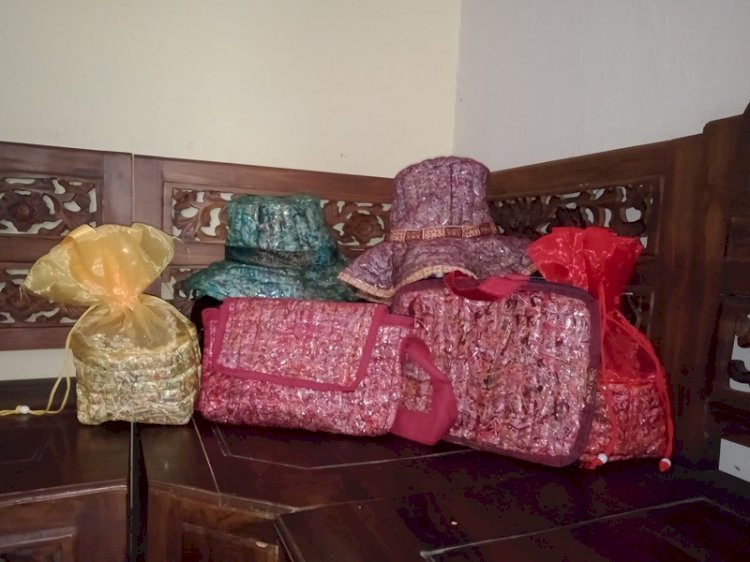 Produk daur ulang dari Bank Sampah Mandiri/ist