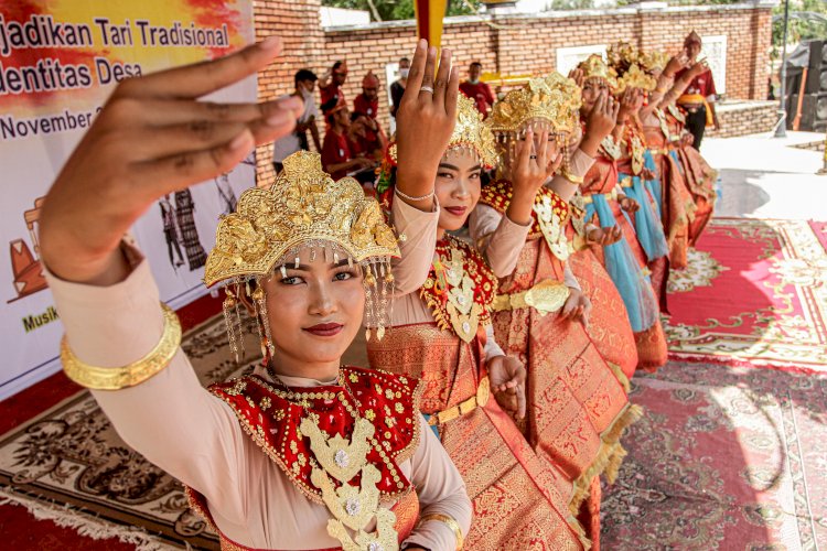 Tari Dundang asal Kabupaten PALI diusulkan untuk menjadi Warisan Budaya Tak Benda Nasional. (humaidy kenny/rmolsumsel.id)