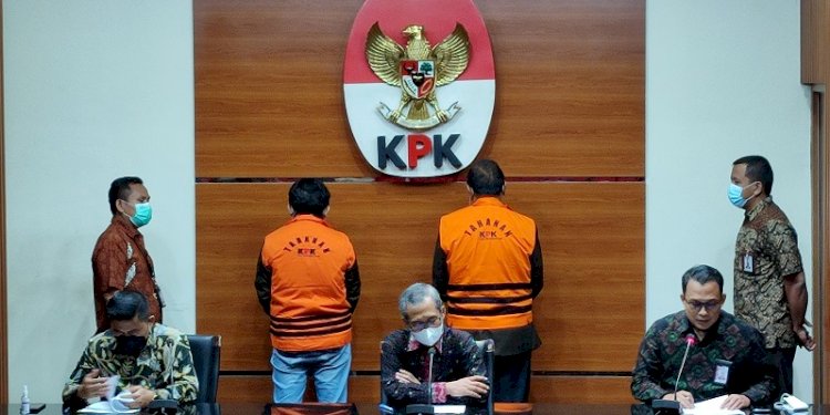 Wakil Ketua KPK Alexander Marwata saat umumkan penetapan tersangka korupsi pengadaan mesin giling tebu. (ist/rmolsumsel.id)