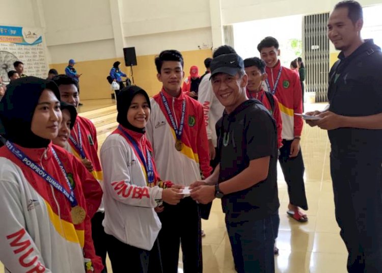 Pesilat Muba mendapat bonus langsung dari pengcab Silat Muba/ist