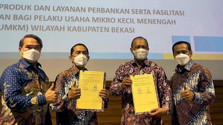 Penandatanganan MoU antara bank bjb dengan Dinas Koperasi dan UMKM Kabupaten Bekasi, Senin (22/11)./Dok