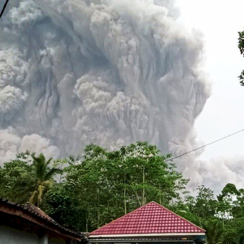 Erupsi Gunung Semeru/net