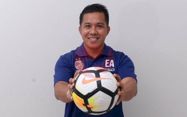 Elwizan Aminuddin saat bertugas di Sriwijaya FC (yosep indra praja/rmolsumsel.id)