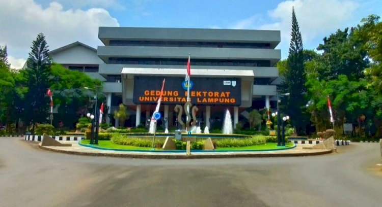 Ilustrasi: Tampak depan gedung Rektorat Unila. (Rmollampung)