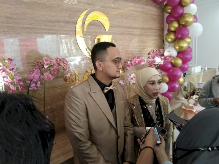 Owner Glafidsya Medika, dr Attaubah Mufid didampingi dr Reza Gladys. (Alwi Alim/rmolsumsel.id)