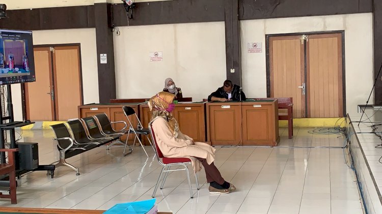 Terdakwa saat divonis di Pengadilan Negeri Klas IA Palembang. (Istimewa/rmolsumsel.id)