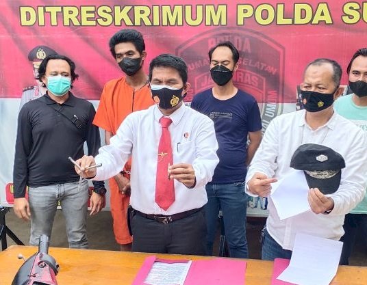 Tersangka Ilham saat ditangkap Polda Sumsel, (Istimewa/rmolsumsel.id)