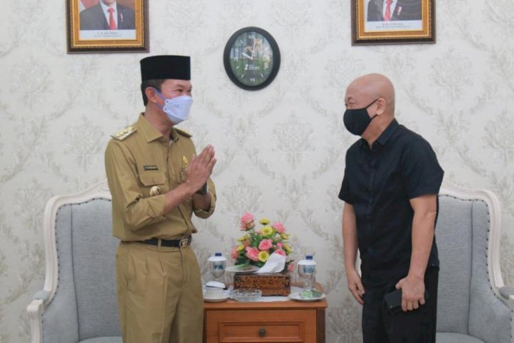 Audensi Ketua PHRI Sumsel, Kurmin Halim dengan Wali Kota Palembang/ist