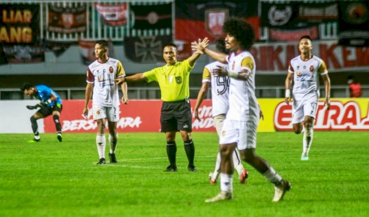 Pemain Sriwijaya FC harus segera melupakan kekalahan kontroversial dari Persis Solo dan bersiap menatap laga hidup mati kontra RANS Cilegon FC besok malam. (MO Sriwijaya FC/rmolsumsel.id)