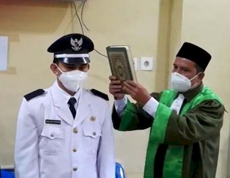 Tersangka, Indra Yosef saat dilantik di salah satu ruang tahanan Polda Sumsel. (Istimewa/rmolsumsel.id)