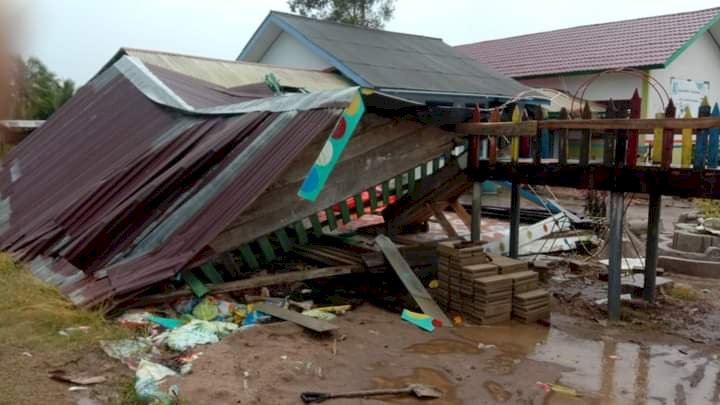  Ruangan belajar Taman Kanak-Kanak di Kecamatan Lalan, ambruk dihantam angin kencang/ist