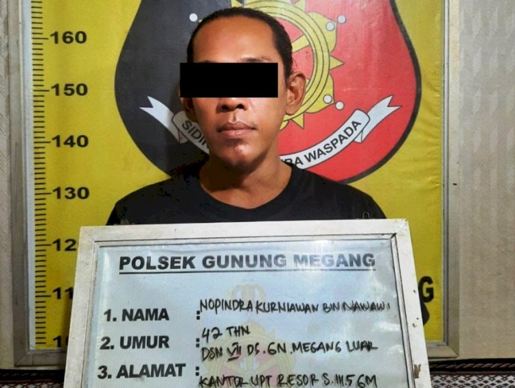Nopindra Kurniawan tersangka pencurian kabel milik PT KAI di Gunung Megang, Kabupaten Muara Enim, Jumat (31/12). (Ist/rmolsumsel.id)