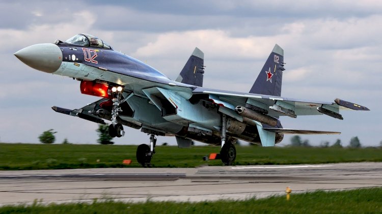 Jet Sukhoi Su -35/net