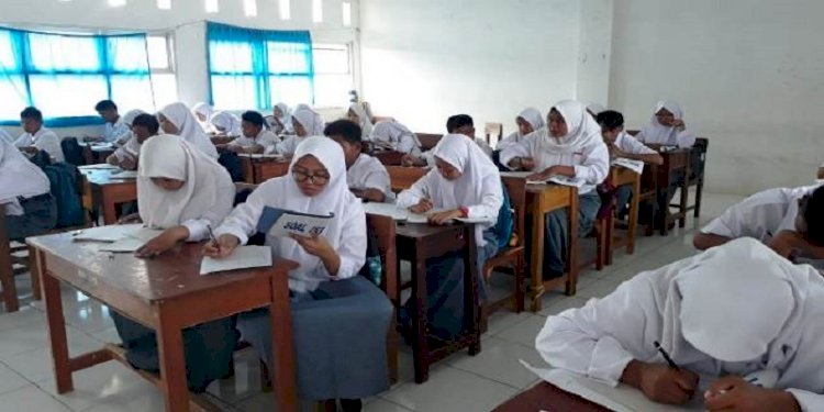 Ilustrasi belajar dan mengajar di SMA (Istimewa/rmolsumsel.id)