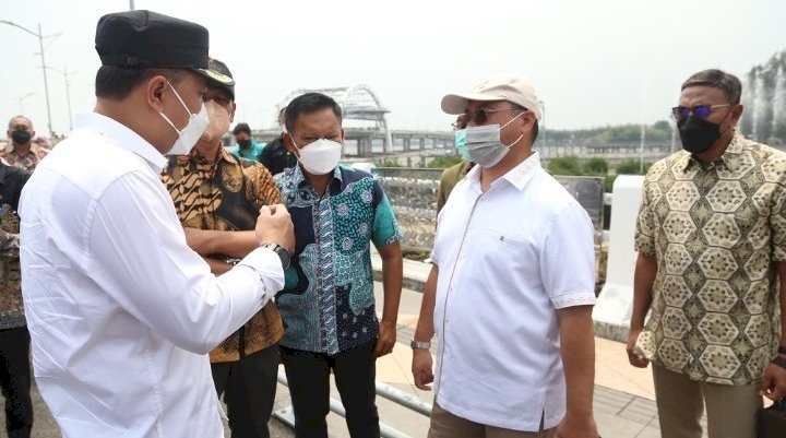  Gubernur Bangka Belitung Erzaldi Rosman Djohan bebrincang dengan Walikota Surabaya Eri Cahyadi terkait penanganan Banjir Rob/ist