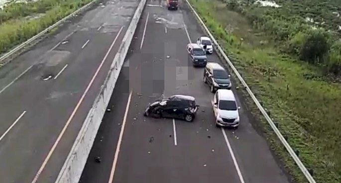 Kecelakaan lalu lintas tunggal di ruas tol Kayu  Agung-Palembang yang menyebabkan Febi Khoirunnisa meninggal dunia. (ist/rmolsumsel.id)