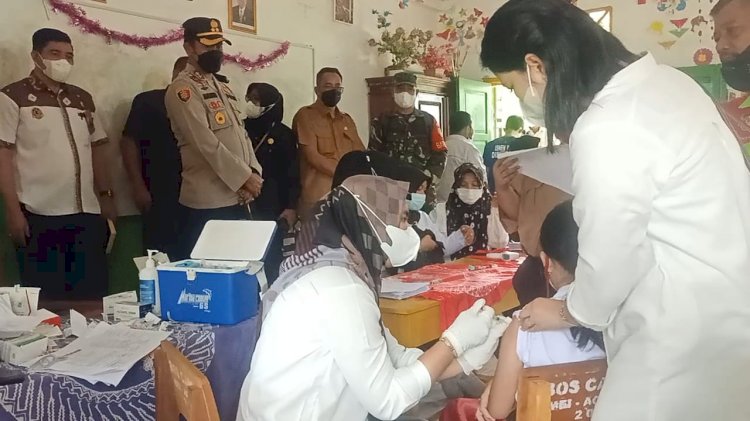 Vaksinasi anak di gelar di SD N 3 Sekayu. (Amarullah Diansyah/Rmolsumsel.id). 