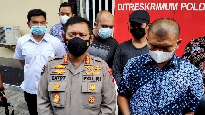 Pelaku penendangan sesajen di kakinGunung Semeru ditangkap. (Ist/Rmolsumsel.id). 