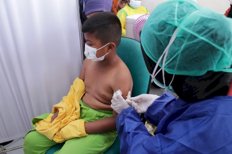Vaksinasi anak di Puskesmas Gandus Palembang. (Istimewa/rmolsumsel.id)