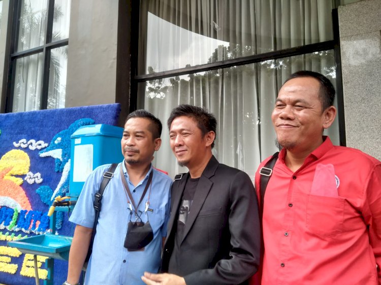 DPP Gencar Indonesia menyalurkan bantuan setiap bulan untuk warung kopi dan manisan di Kota Palembang. (ist/Rmolsumsel.id). 