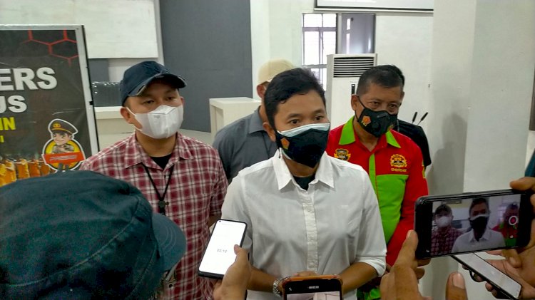 Kasat Res Narkoba Polres Muba AKP Agung Wijaya Kusuma memberikan keterangan terkait kronologi penangkapan tersangka Az yang saat ini tengah menjalani perawatan intensif di RSUD Sekayu. (Ist/Rmolsumsel.id). 