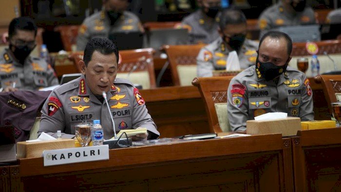 Kapolri Jenderal Listyo Sigit Prabowo saat memaparkan kinerja Polri sepanjang 2021 di Rapat Kinerja dengan Komisi III DPR RI, Senin (24/1). (Humas Polri/rmolsumsel.id)