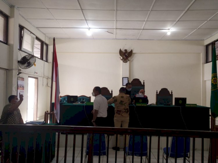 Sidang Praperadilan yang diajukan tersangka Muddai Madang harus ditunda karena pihak Kejati Sumsel tidak hadir. (Yosep Indra Praja/Rmolsumsel.id). 