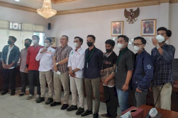 Pertemuan pimpinan Komisi V DPRD Sumsel dengan mahasiswa UIN Raden Fatah Palembang terkait polemik UKT Mahasiswa , Jumat (11/2) diruang banggar DPRD Sumsel.