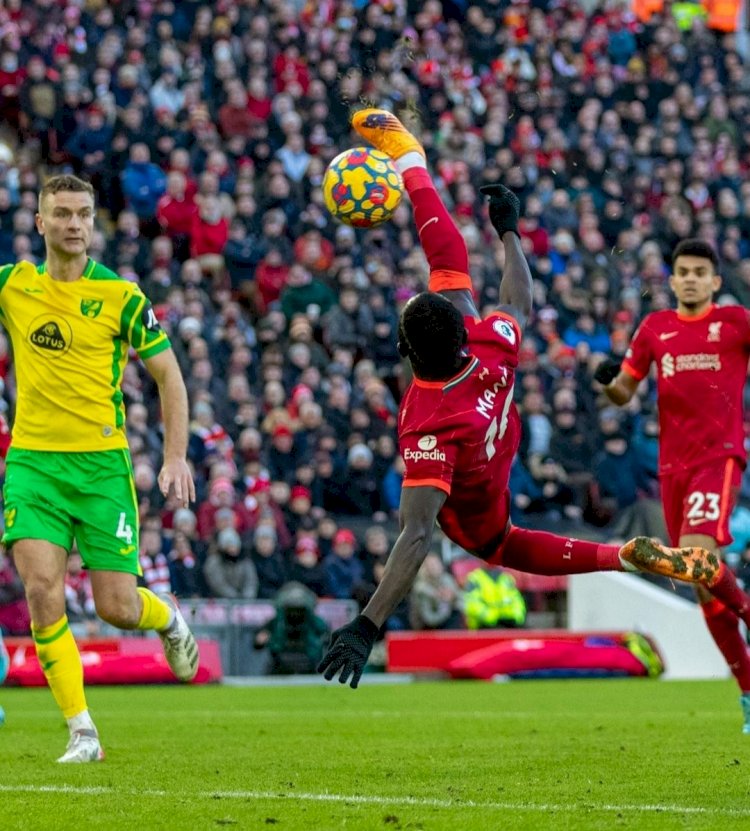 Sadio Mane mencetak gol indah penyama kedudukan, dalam pertandingan itu Liverpool menang dengan skor 3-1 melawan Norwich City. (Foto: Instagram Liverpool). 