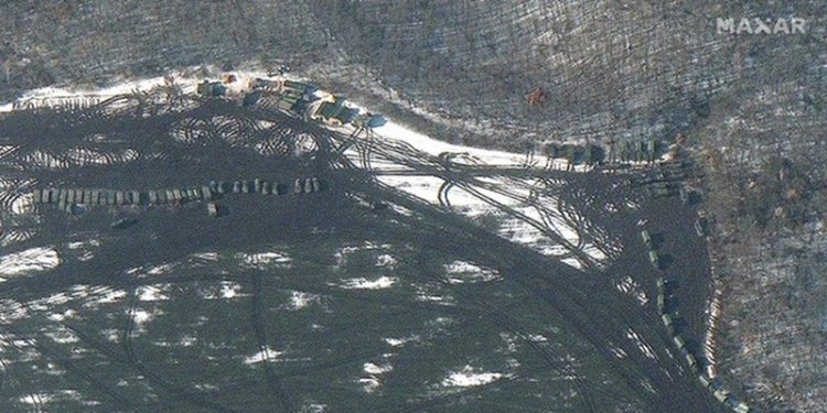 Gambar satelit menunjukkan penempatan pasukan darat Rusia di dekat Krasnaya Yaruga/Net