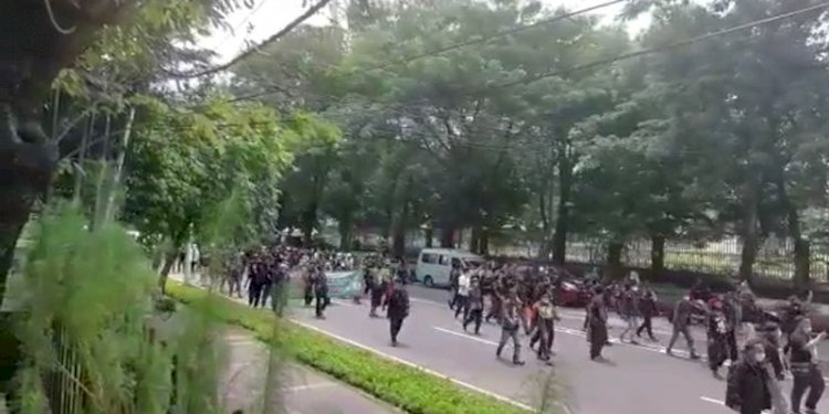 Massa Front Betawi Rempug menggeruduk kantor Kemenag/Repro