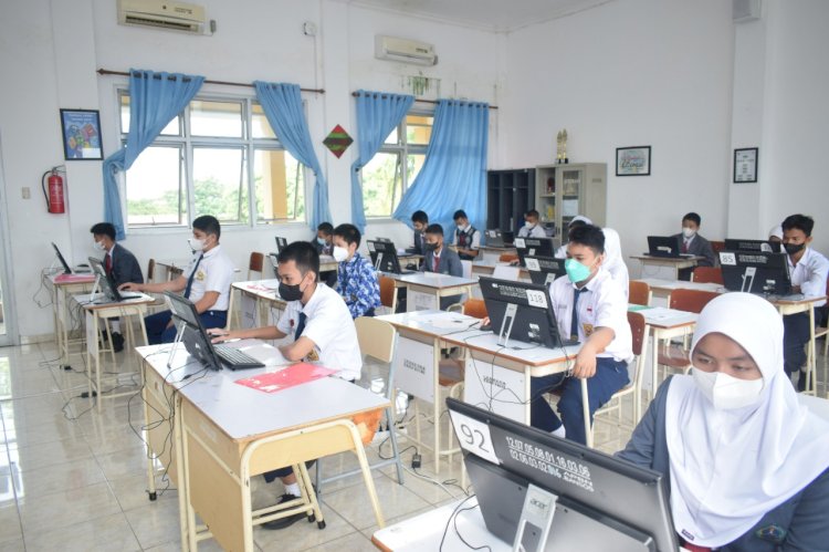 Proses Penerimaan Peserta Didik Baru yang berlangsung di SMA Negeri 6 Palembang/Foto: RMOL