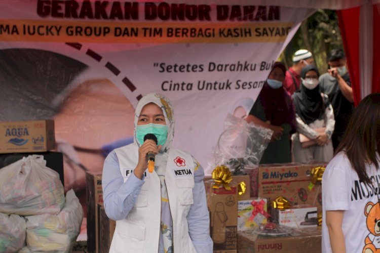 Wakil Wali Kota Palembang, Fitrianti Agustinda saat kegiatan donor darah di  kawasan Kambang Iwak Palembang. (humaidy kenedy/rmolsumsel.id)