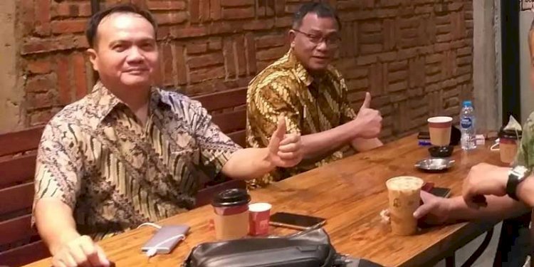 Andrianto (kiri) bersama Jumhur Hidayat. (ist/rmolsumsel.id)