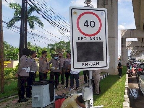 Alat pengukur kecepatan mulai dipasang/ist
