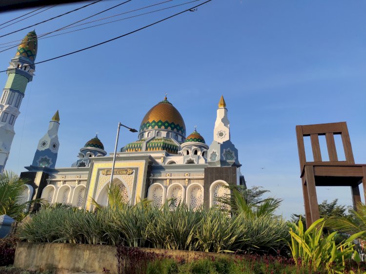 Masjid Abdul Kadim yang berada di Desa Epil, Kecamatan Lais, Musi Banyuasin menjadi destinasi wisata religi baru. (Amarullah Diansyah/Rmolsumsel.id). 