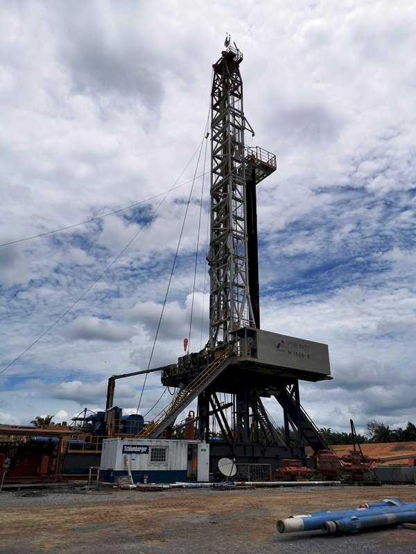 Rig PDSI #42.3/N-1500E digunakan Pertamina Hulu Energi (PHE) Jambi Merang untuk mengebor sumur eksplorasi SRT-1X di Desa Mendis Jaya, Kecamatan Bayung Lencir, Kabupaten Muba. (Ist/rmolsumsel.id) 