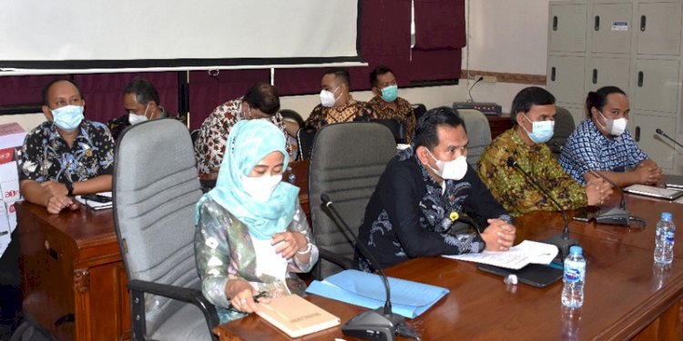 Kepala Inspektur Tambang, Kepala Dinas ESDM Sumsel dan Perwakilan PT Trimata Benua dalam RDP dengan Komisi IV DPRD Sumsel, Jumat (4/3) lalu. (rmolsumsel)