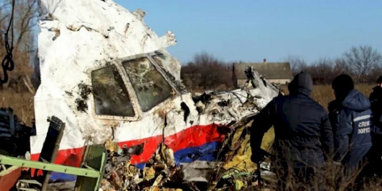  Puing-puing pesawat Malaysia Airlines MH17/Net