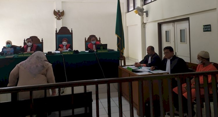 Terdakwa Reza Ghasarma dihadirkan di Persidangan/Foto:Yosep Indra Praja
