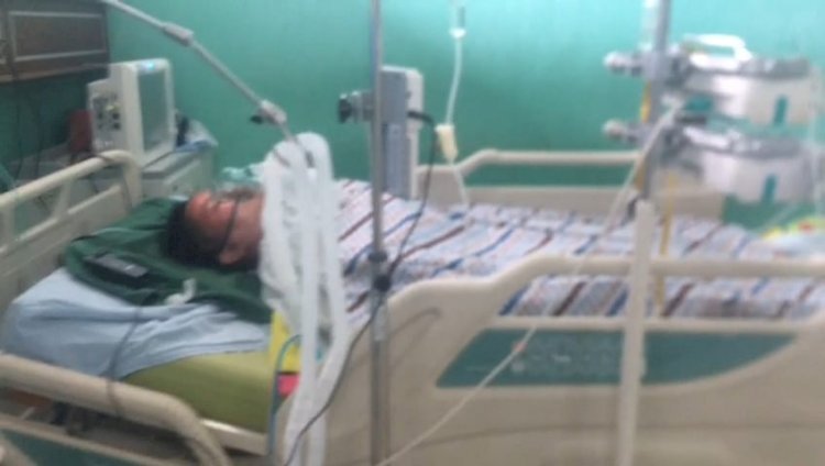 Pelaku Andriansyah saat mendapat perawatan intensif di RS HM Rabain Muara Enim. (ist/rmolsumsel.id)