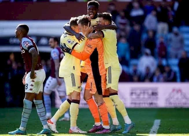 Selebrasi kemenangan Arsenal usai mengalahkan Aston Villa di Villa Park Stadium/Foto:Net