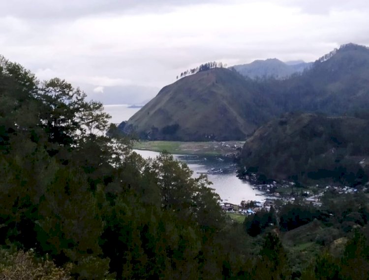 Pemandangan dari Puncak Bur Telege. Foto: Fakhrurrazi/RMOLAceh.