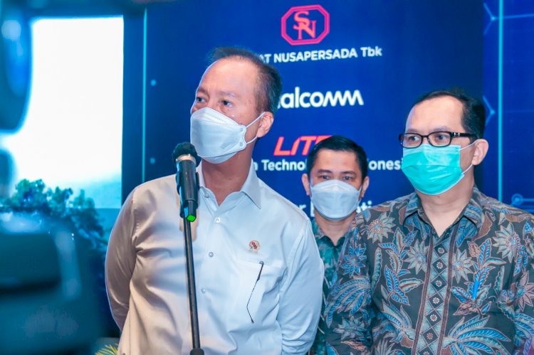 Menperin, Agus Gumiwang Kartasasmita saat meluncurkan Chromebook 4G LTE di Nusa Dua Bali. (Istimewa/rmolsumsel.id)