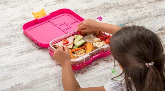 Anak perlu sarapan sehat untuk menambah semangatnya beraktivitas. (Halodoc/rmolsumsel.id)