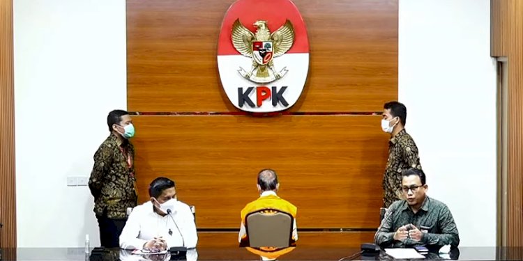 KPK menahan mantan Gubernur Riau Annas Maamun/Repro